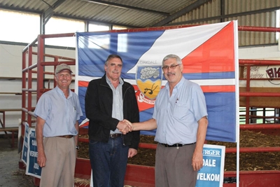 Veiling ten bate van Oakdale groot sukses